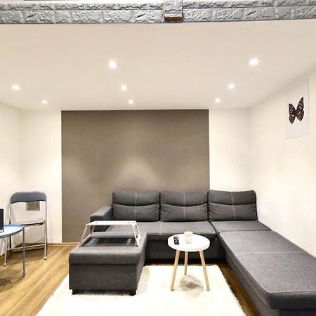 Cute Gallery Apartment Close To The Basilica, Queen Budapest Bagian luar foto