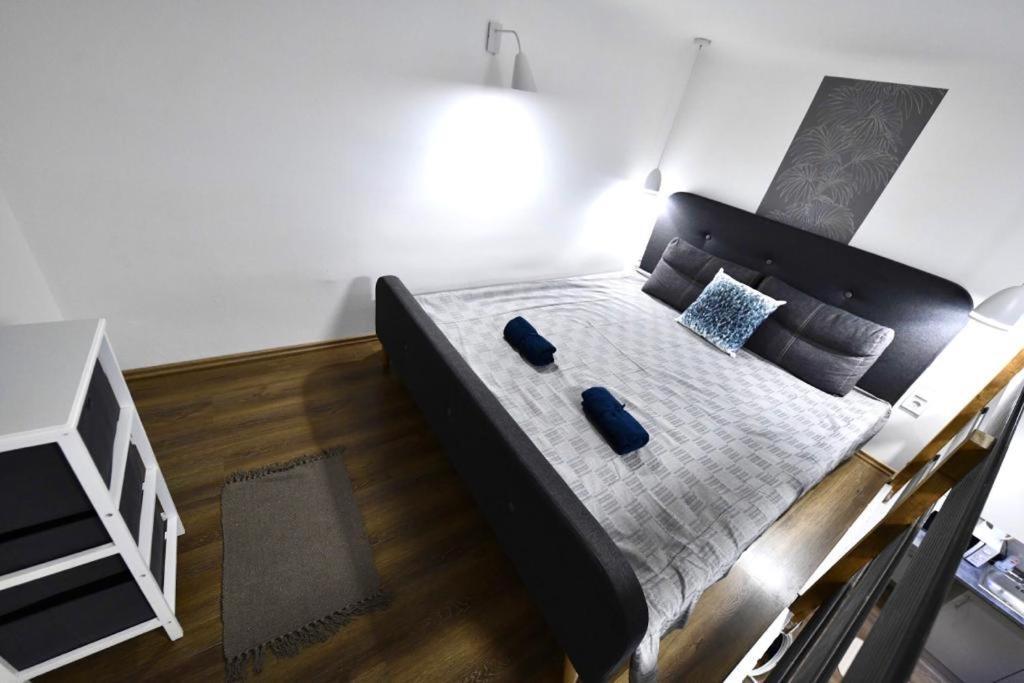 Cute Gallery Apartment Close To The Basilica, Queen Budapest Bagian luar foto