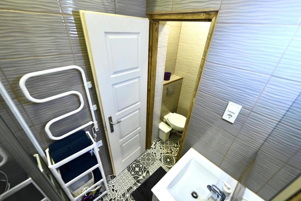 Cute Gallery Apartment Close To The Basilica, Queen Budapest Bagian luar foto
